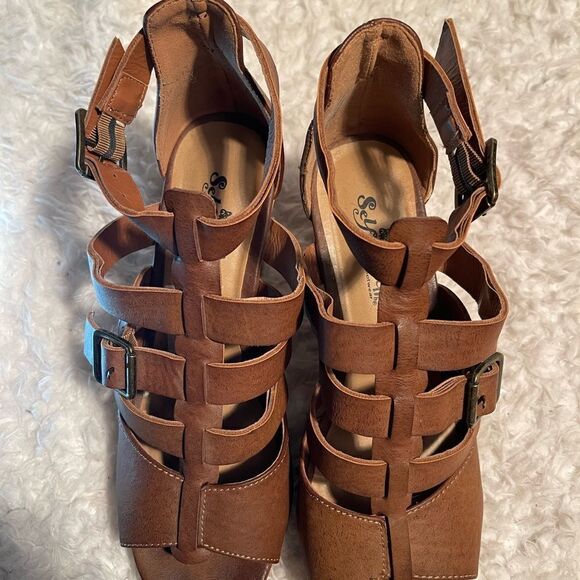 Self esteem tan  faux leather cage wedge ankle straps sandals Size 10 - Picture 9 of 11